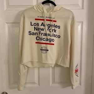 NWOT Trendy off white crop sweatshirt